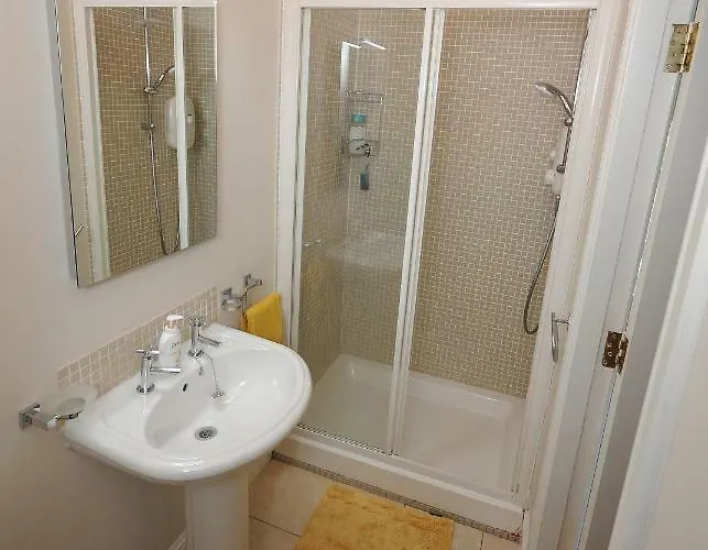 5 College Crescent גלוואיי